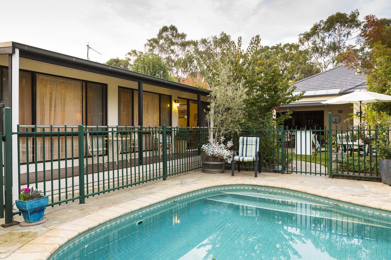 Courtsidecottage Bed And Breakfast Euroa Exterior photo