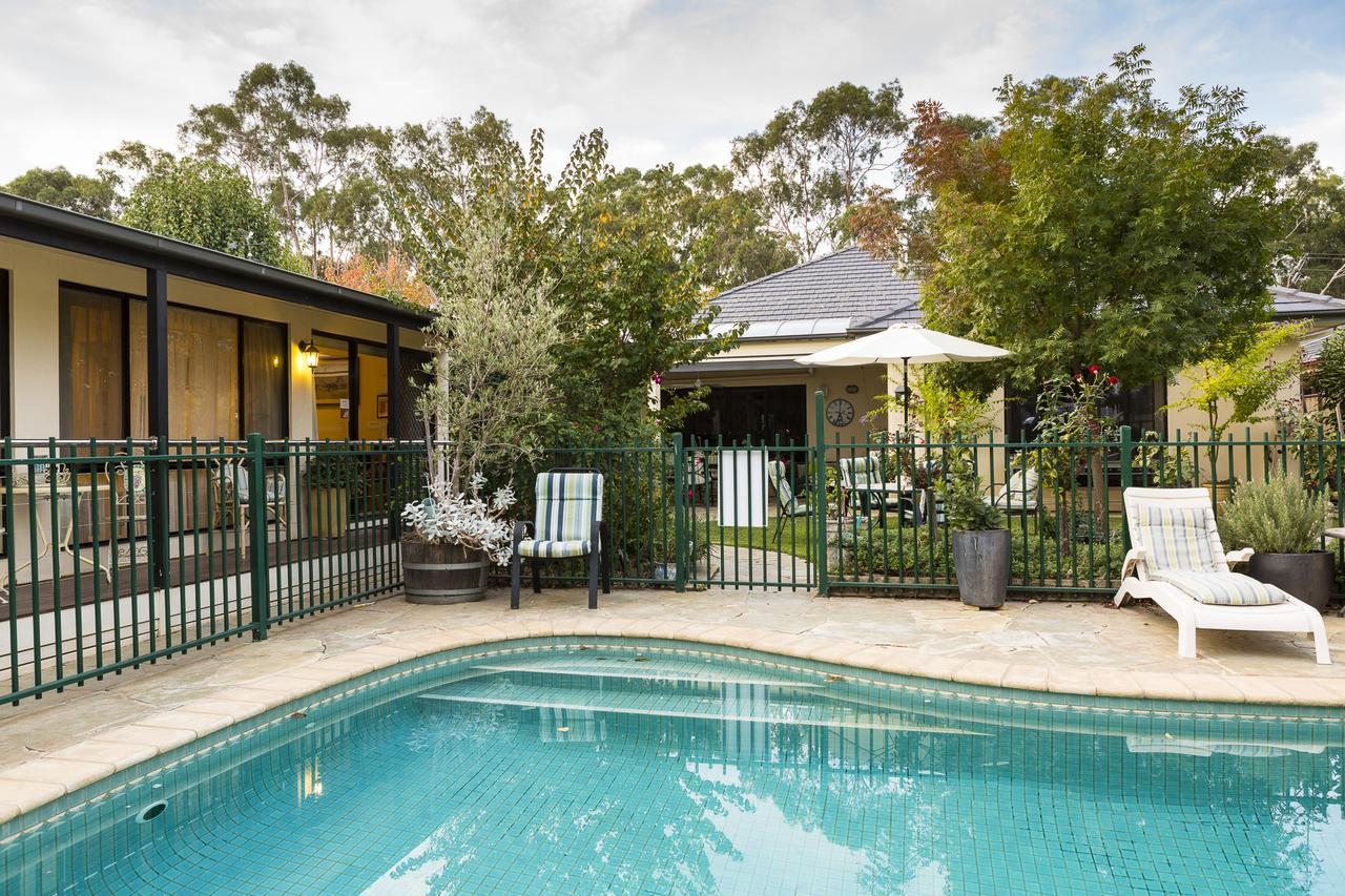 Courtsidecottage Bed And Breakfast Euroa Exterior photo